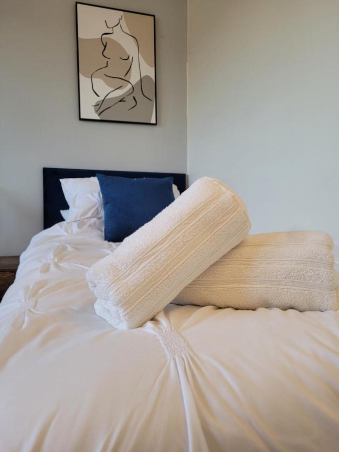 4-Bedroom Home Near Ema, Sleeps 6 캐슬 도닝턴 외부 사진